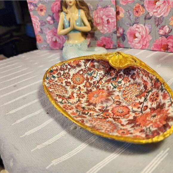 DECOUPAGE CLAM SHELL DECOUPAGE FLOWERS TRINKET DISH - Picture 6 of 11
